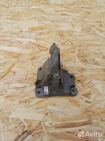 Кронштейн двигателя правый Bmw 4 F36 B48B20A 2018