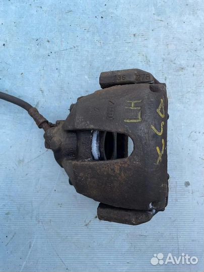 Суппорт передний левый 1682876