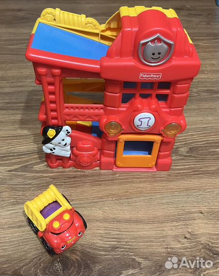 Пожарная станция fisher price с машиной