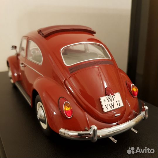 Модель авто Volkswagen Beetle 1/18