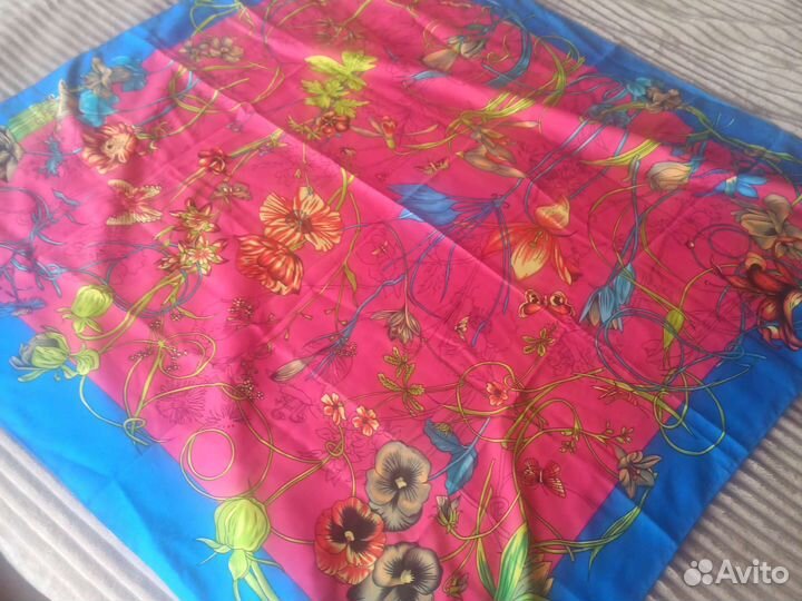 Шелковый платок новый