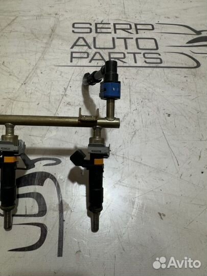 Топливная рампа с форсунками Opel Insignia G09