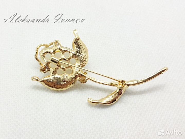 Брошь цветок