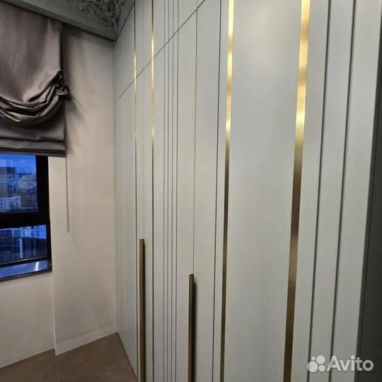 Распашной шкаф