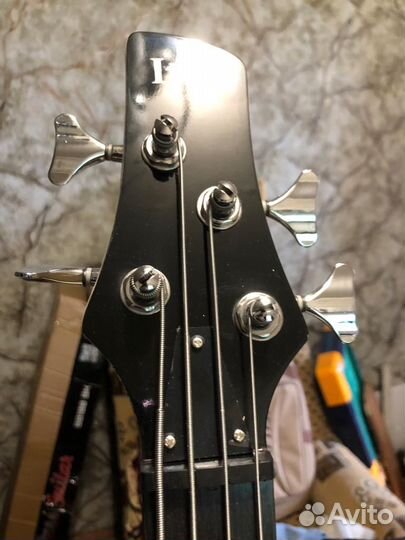 Бас-гитара Irin