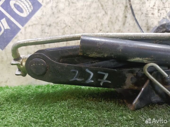 Домкрат Renault Fluence седан 1.6 K4M V838 2013