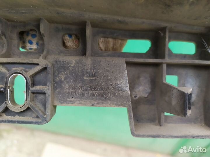 Кожух замка капота Опель Инсигния