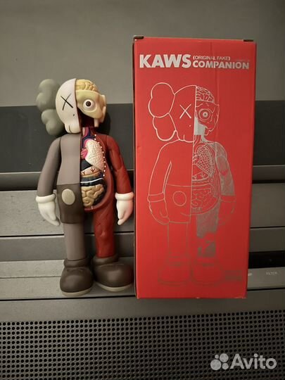 Фигурка kaws