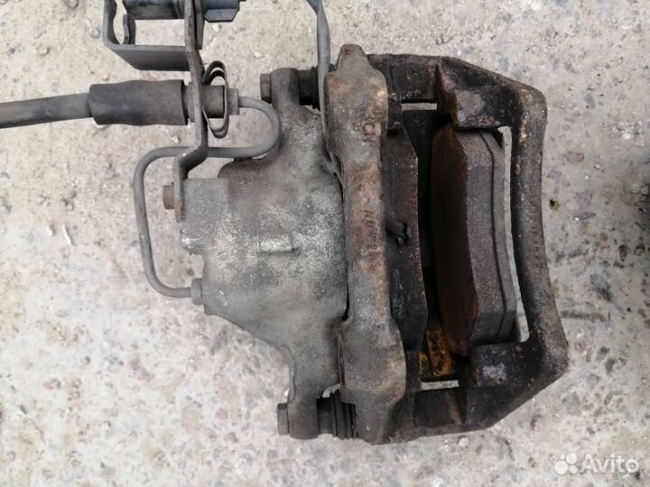 Суппорт Передний Со сКобой Пассат Б5 А4 Б5 lucas