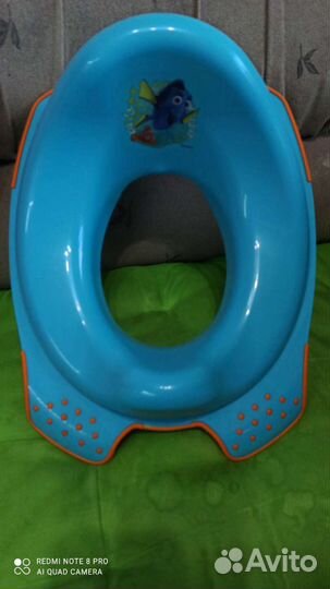 Детское сиденье на унитаз