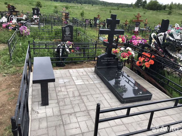 Памятники, ограды, плитка