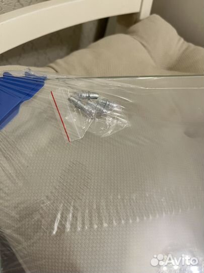 Полка из закаленного стекла в шкаф