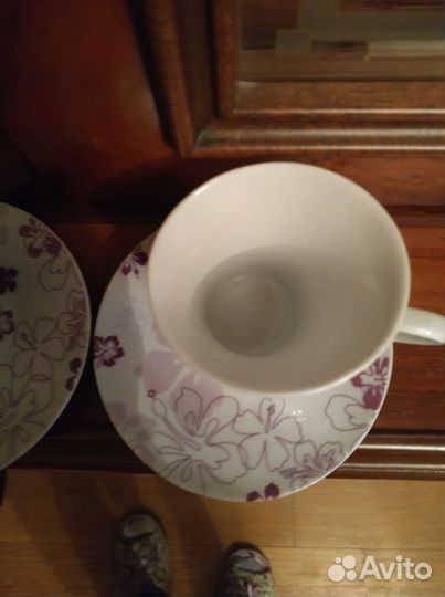 Чашечки с блюдцем кофейные,чайник и молочник