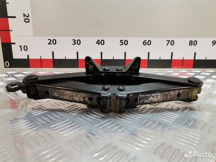 Домкрат для Nissan Micra K12 99550AX605