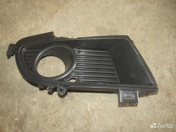 Решетка бампера противотуманки Mitsubishi