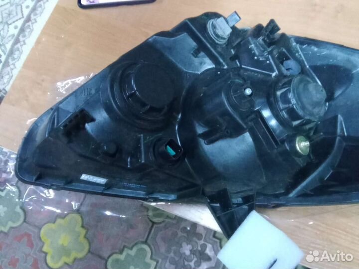 Фара передняя на Hyundai starex h1