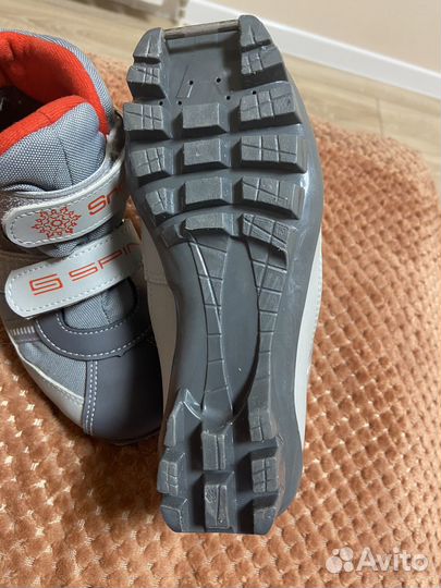 Лыжные ботинки