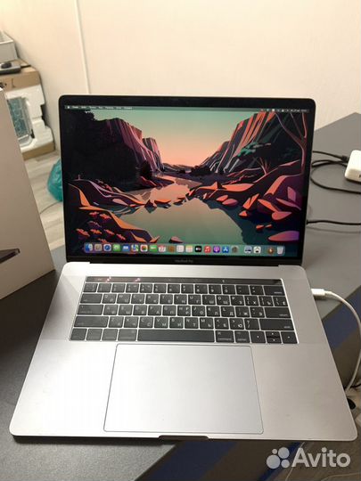 Macbook pro 15 i5 2016 16 512