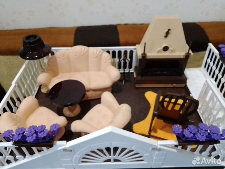 Домик кукольный с мебелью