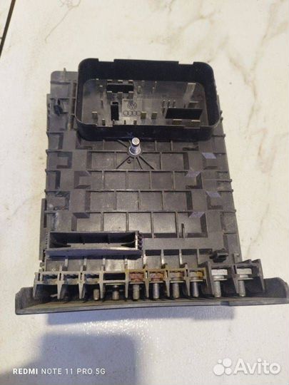 Блок предохранителей Skoda Octavia 2 (A5) рест. 1Z