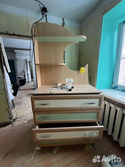 Комод с полками