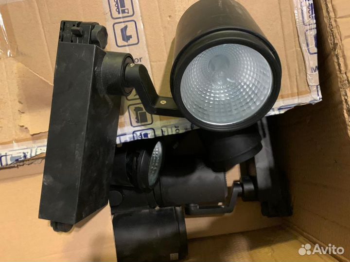 Светильник трековый