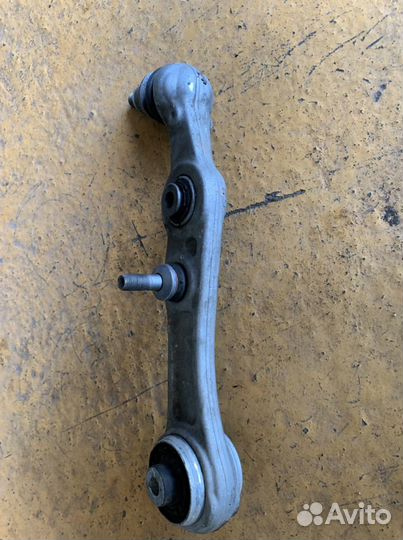Передний правый рычаг Mercedes W205 W213