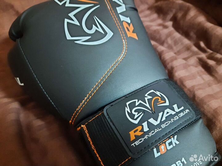Боксерские (снарядные) перчатки Rival rb1