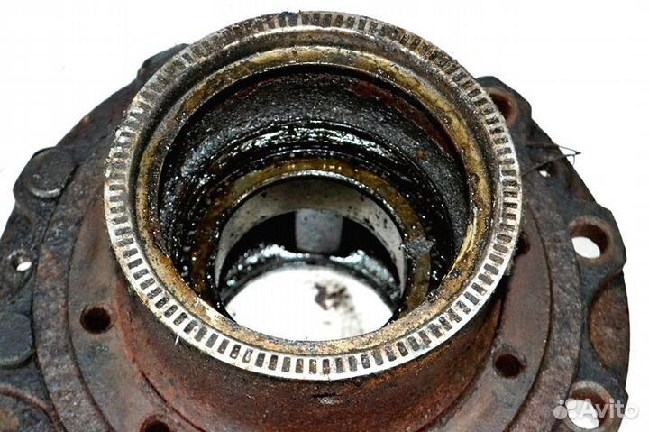 Ступица ведущего моста дисковые тормоза, правая me