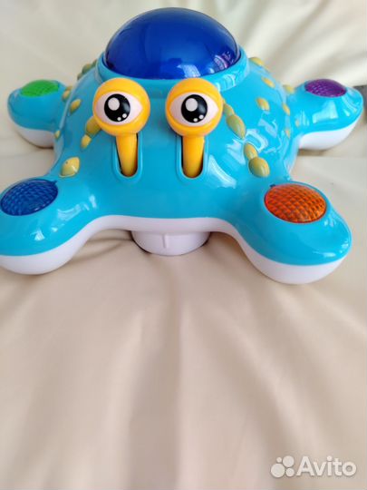 Музыкальный ползающий краб