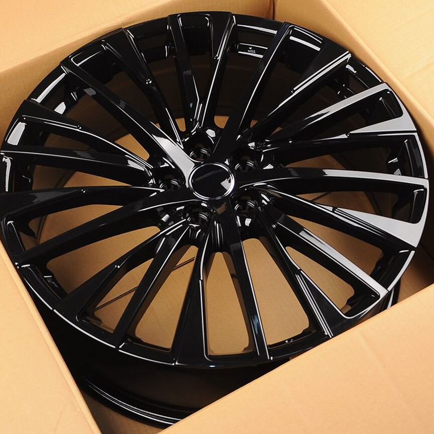 Диски на Lexus RX, Toyota Highlander Powcan BK1118 8x20/5x114.3 D60.1 ET30 Gloss Black литой