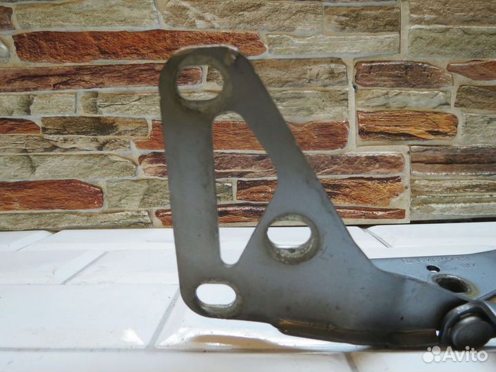 Петля капота Opel Astra H GTC