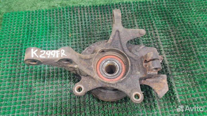 Кулак передний правый KIA soul 2009