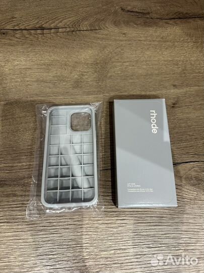 Чехлы Rhode Lip Case