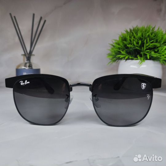 Очки солнцезащитные Ray-Ban (хит сезона)