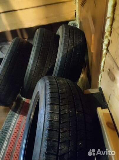 Bridgestone Blizzak VRX2 17.5/60 R16