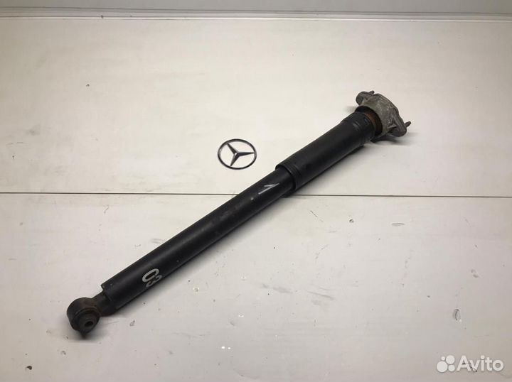 Амортизатор задний Mercedes w204