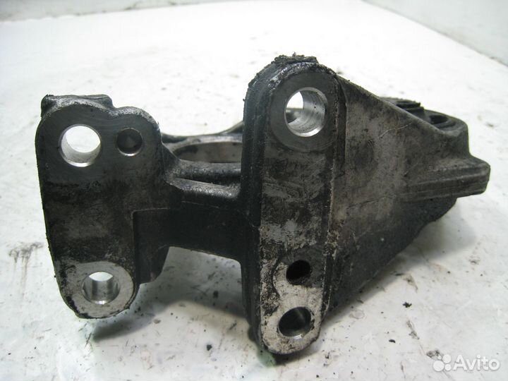 Кронштейн подвесного подшипника полуоси Пежо