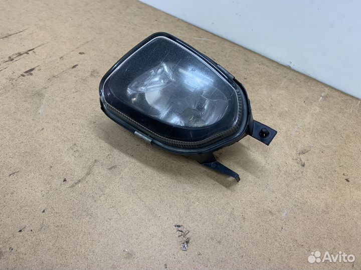 Фара противотуманная левая Mersedes-Benz W211