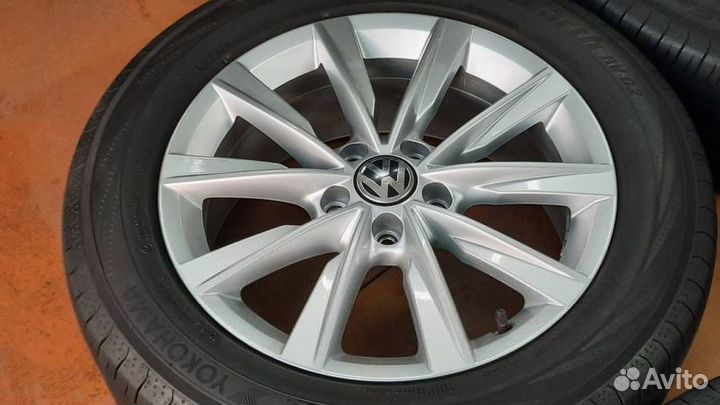 Volkswagen Tiguan Yokohama BluEarth 235/55 R17