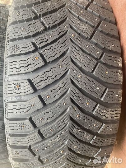 Michelin X-Ice North 4 235/45 R18