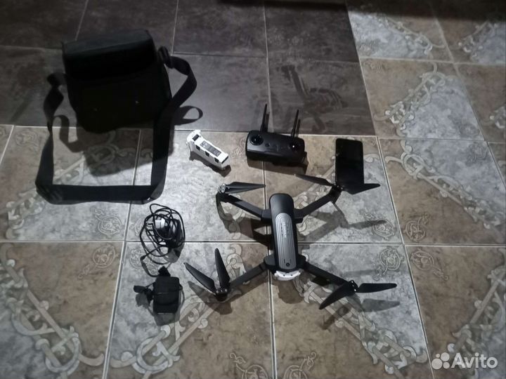 Квадрокоптер Hubsan Zino