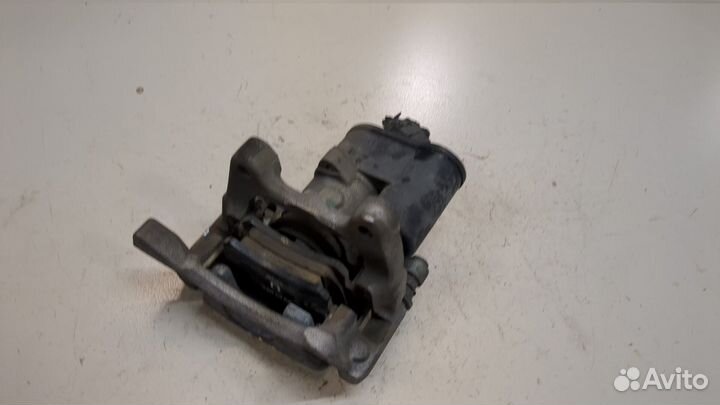 Суппорт Audi Q3, 2012