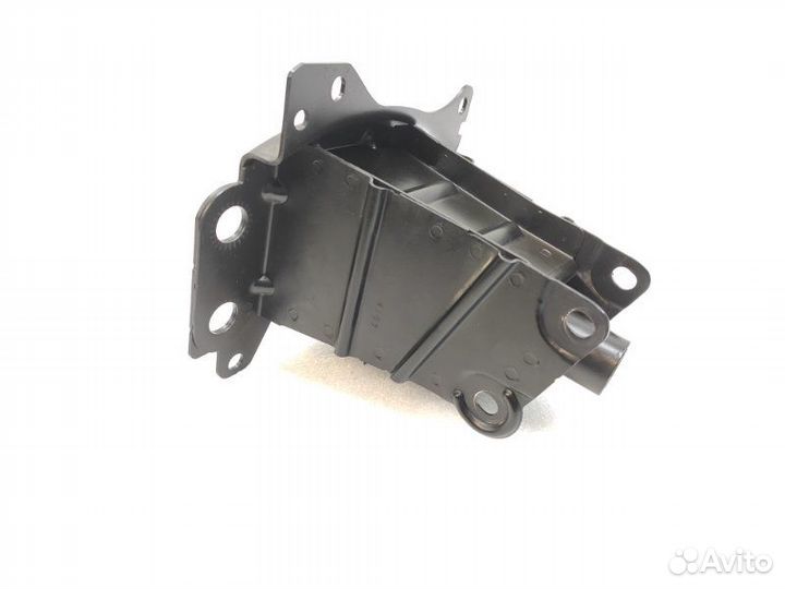 Кронштейн усилителя бампера передний правый Audi