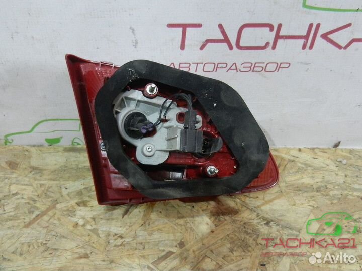 Фонарь внутренний правый VW Passat B7 (2010-2015)