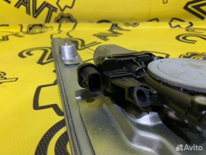 Стеклоподъемник задний левый Suzuki Escudo TD54W