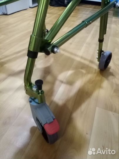 Ходунки с дополнительной фиксацией тела, дцп