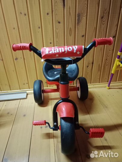 Детский трехколесный велосипед