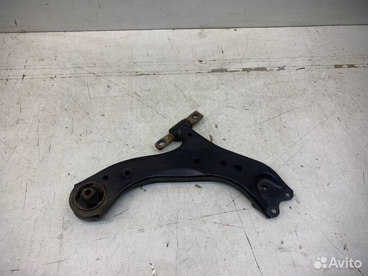 Рычаг подвески передний правый Toyota Camry 50