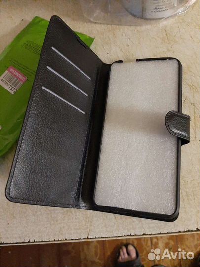 Кожанный чехол книжка с магнитом на смартфоны